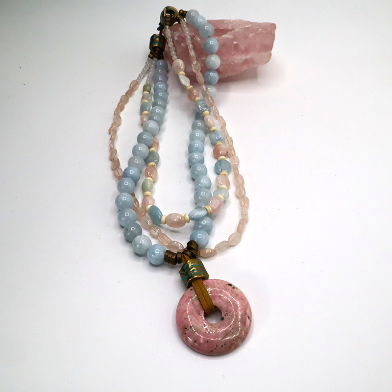 Beryll, Chalcedon, Rosenquarz Collier