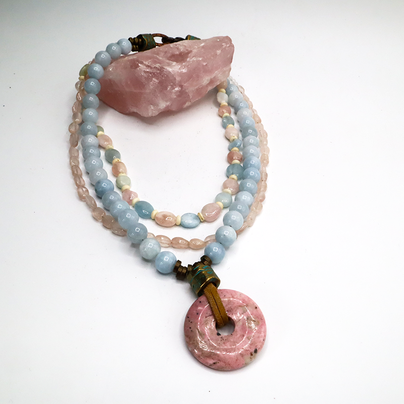 Beryll, Chalcedon, Rosenquarz Collier