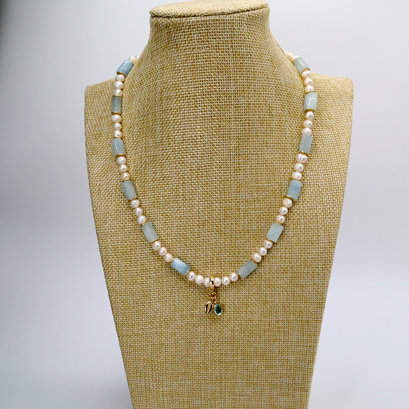 Aquamarin-Perlen Halskette