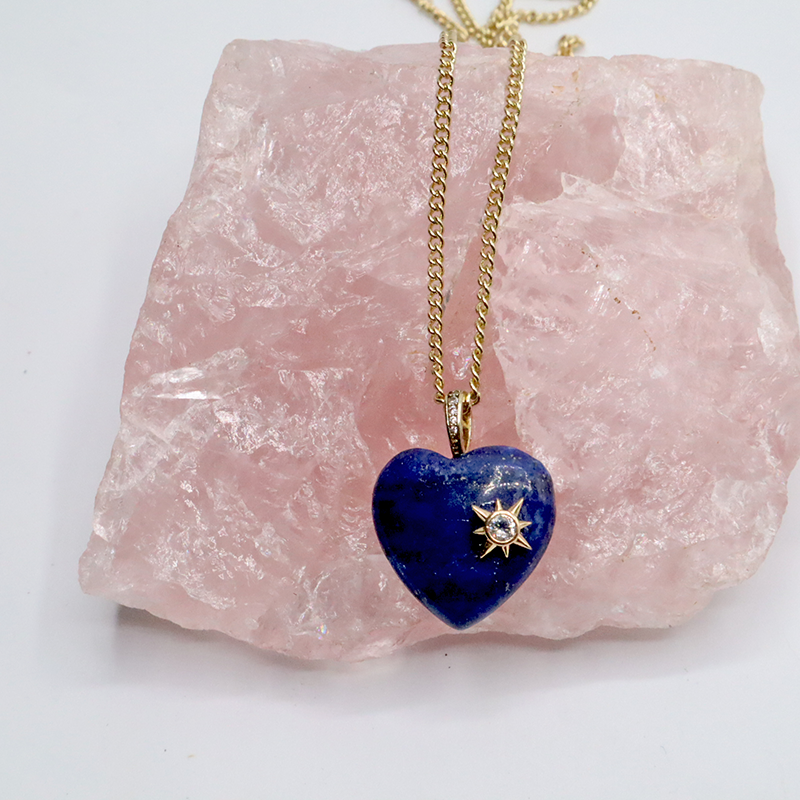 Gold-plattierte Halskette mit Lapislazuli-Herz