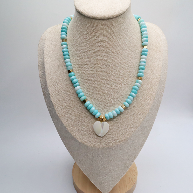 Edelsteinkette mit Perlmutt-Herz Anhänger