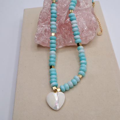 Edelsteinkette mit Perlmutt-Herz Anhänger