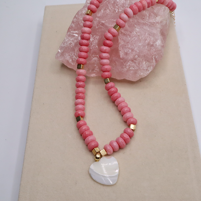 Edelsteinkette mit Perlmutt-Herz Anhänger