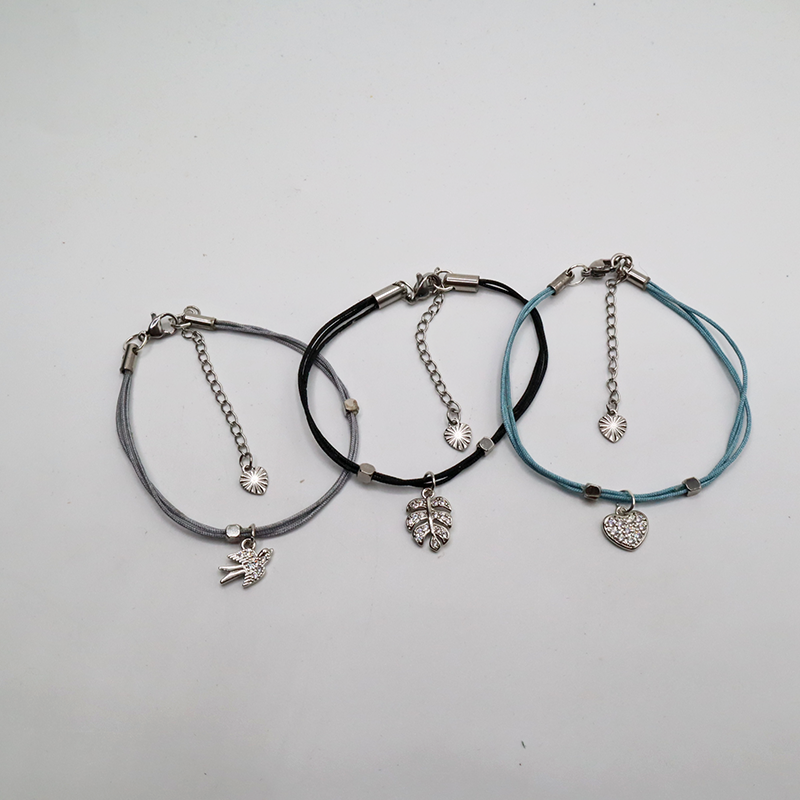 Kordelarmband mit Zirkonia-Anhänger