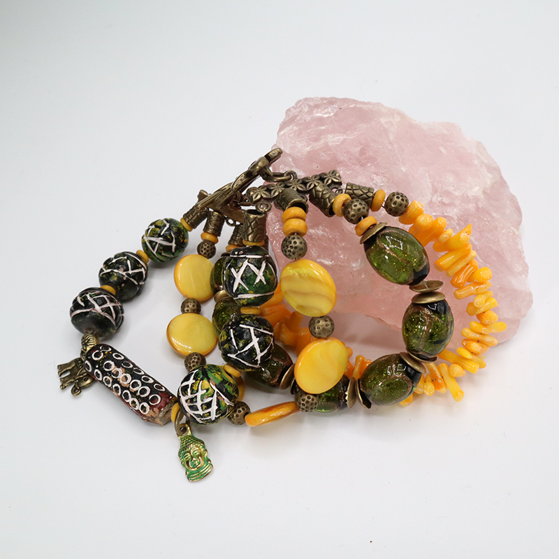 Grüne Ohrringe & Armband