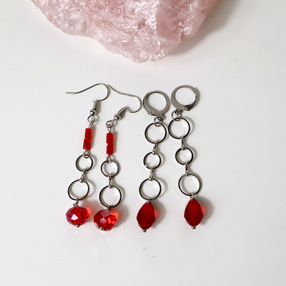Rote Ohrringe