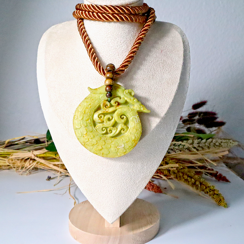 Kordelkette / Jade Anhänger