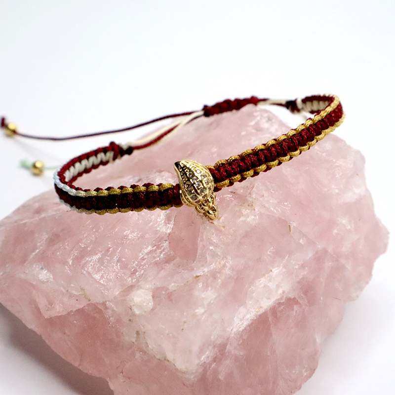 Weinrot Kordelarmband