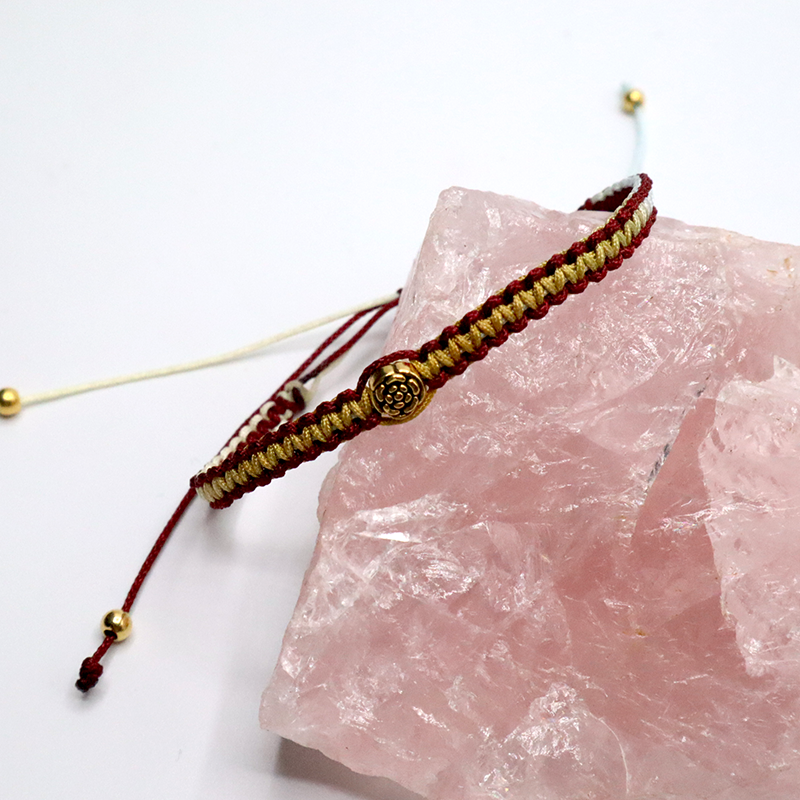 Weinrot Kordelarmband