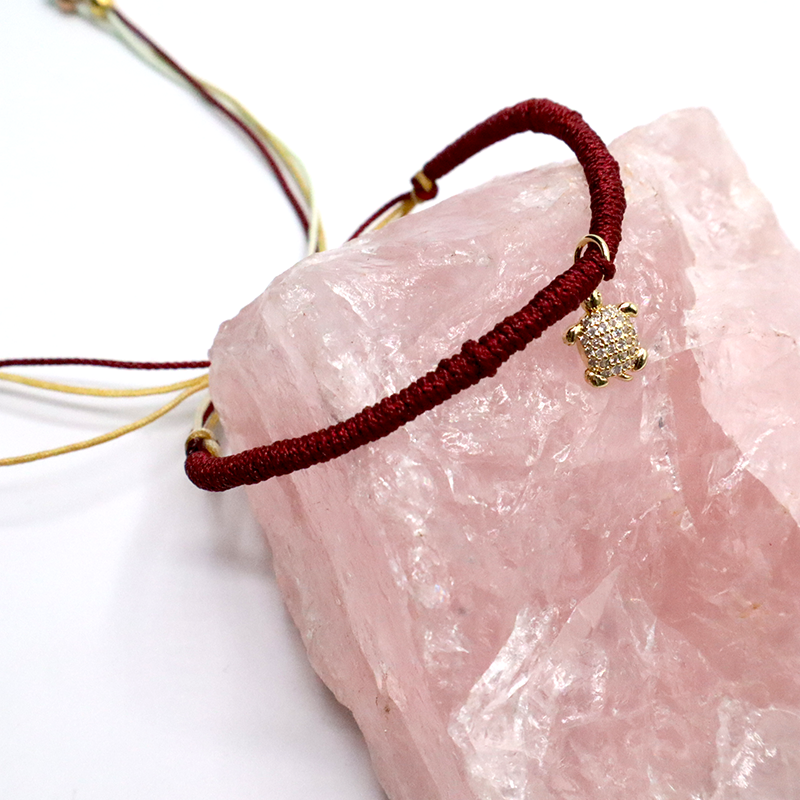 Weinrot Kordelarmband