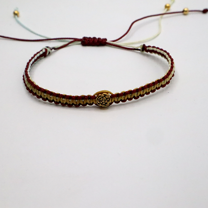 Weinrot Kordelarmband
