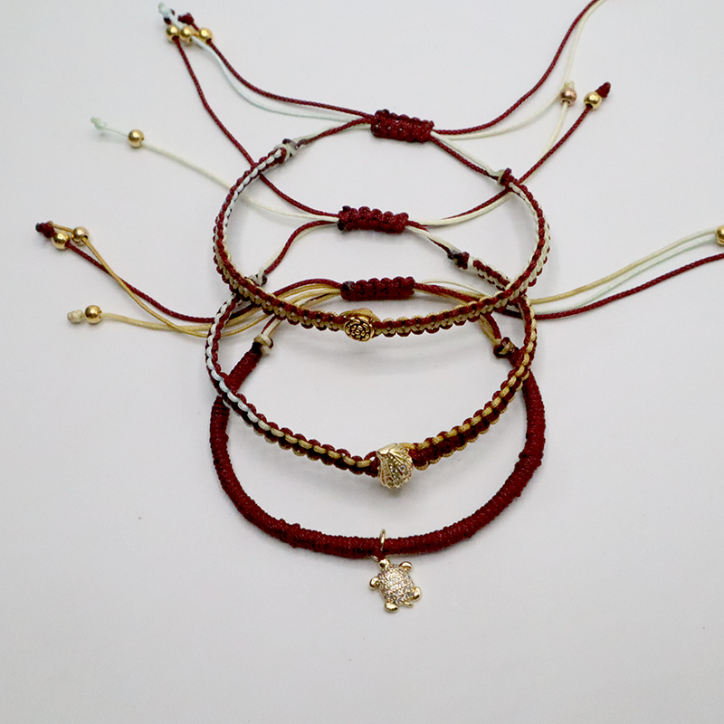 Weinrot Kordelarmband
