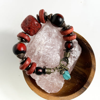 Rotes Armband