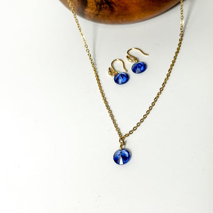 Blaue Ohrringe & Halskette